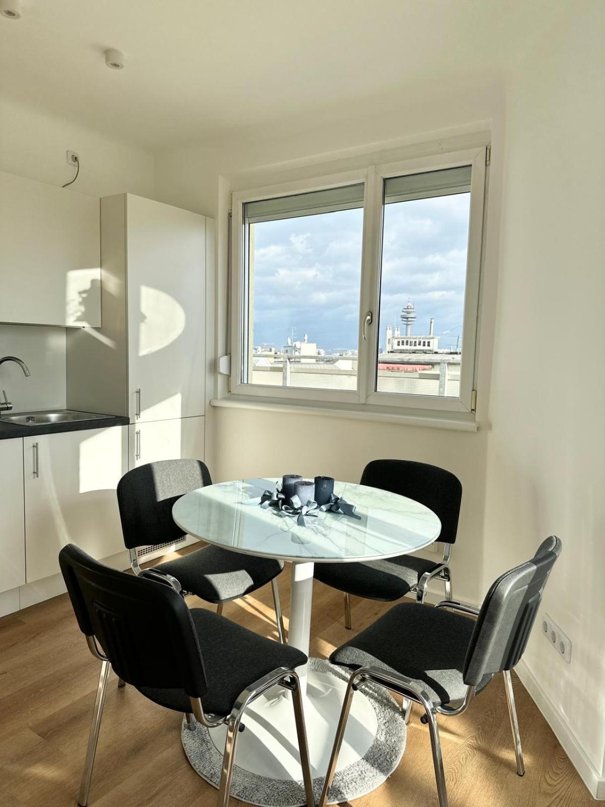 Apartment Rooftop Apartment, 10min To Center, Direct At Metro, Skyview Big Terrace! Wien