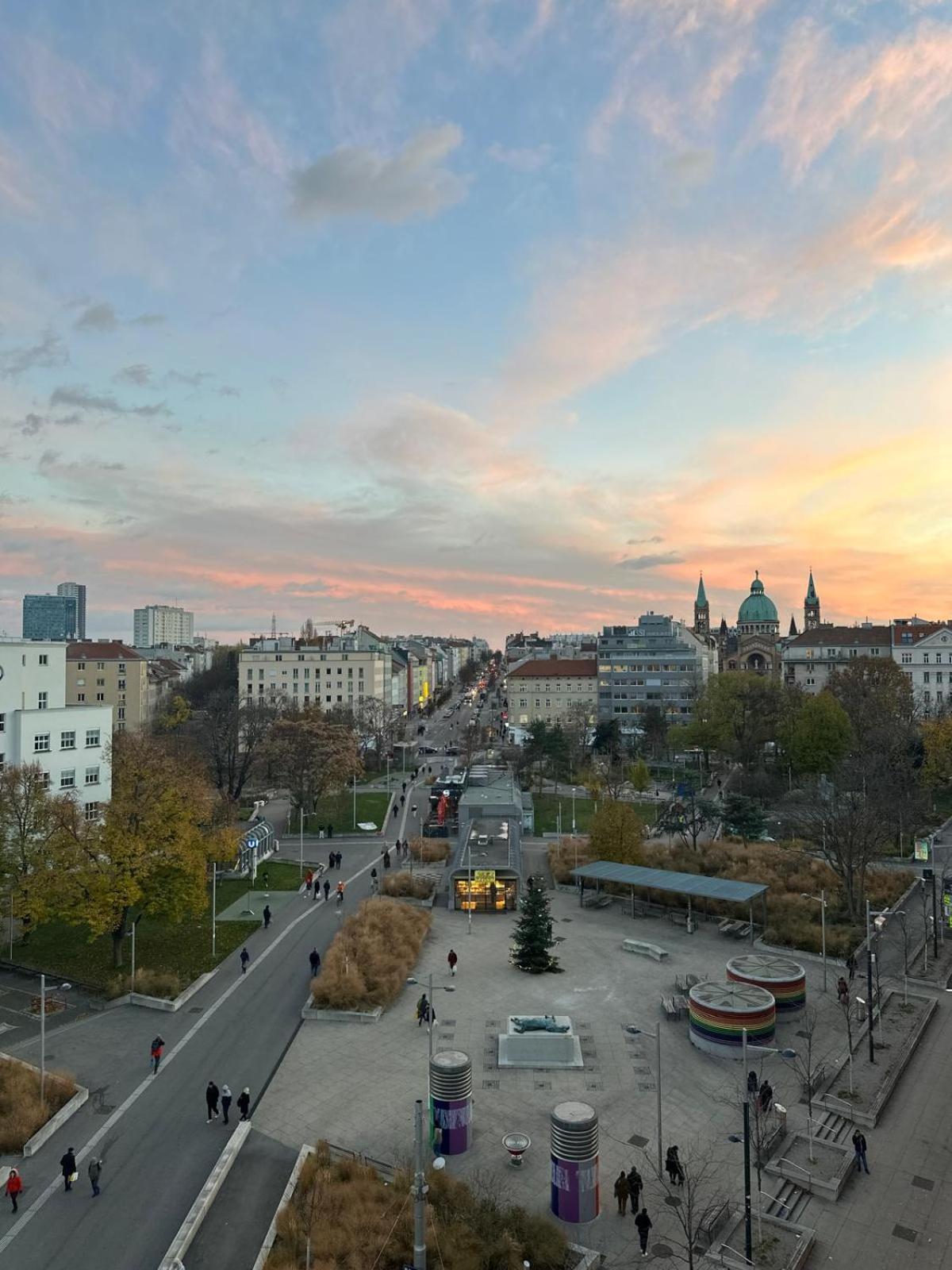 Rooftop Apartment, 10min To Center, Direct At Metro, Skyview Big Terrace! Apartment Wien