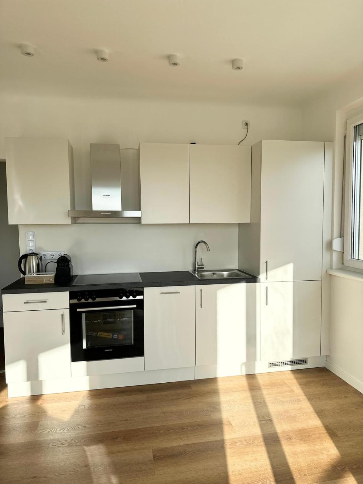 Rooftop Apartment, 10min To Center, Direct At Metro, Skyview Big Terrace! Apartment